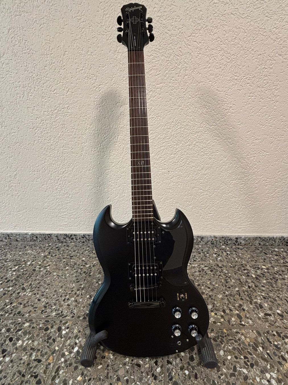 Epiphone Strumenti musicali: Epiphone SG G400 GOTHIC – Usato da Balsthal venduto da Diver8