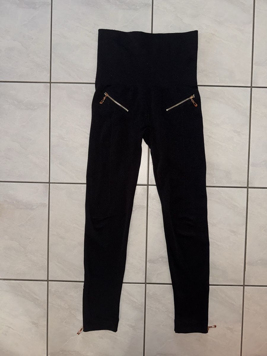 Leggings: Schwarze Leggings – Gebraucht aus Hergiswil NW von kaufe_bei_kaufmann 1