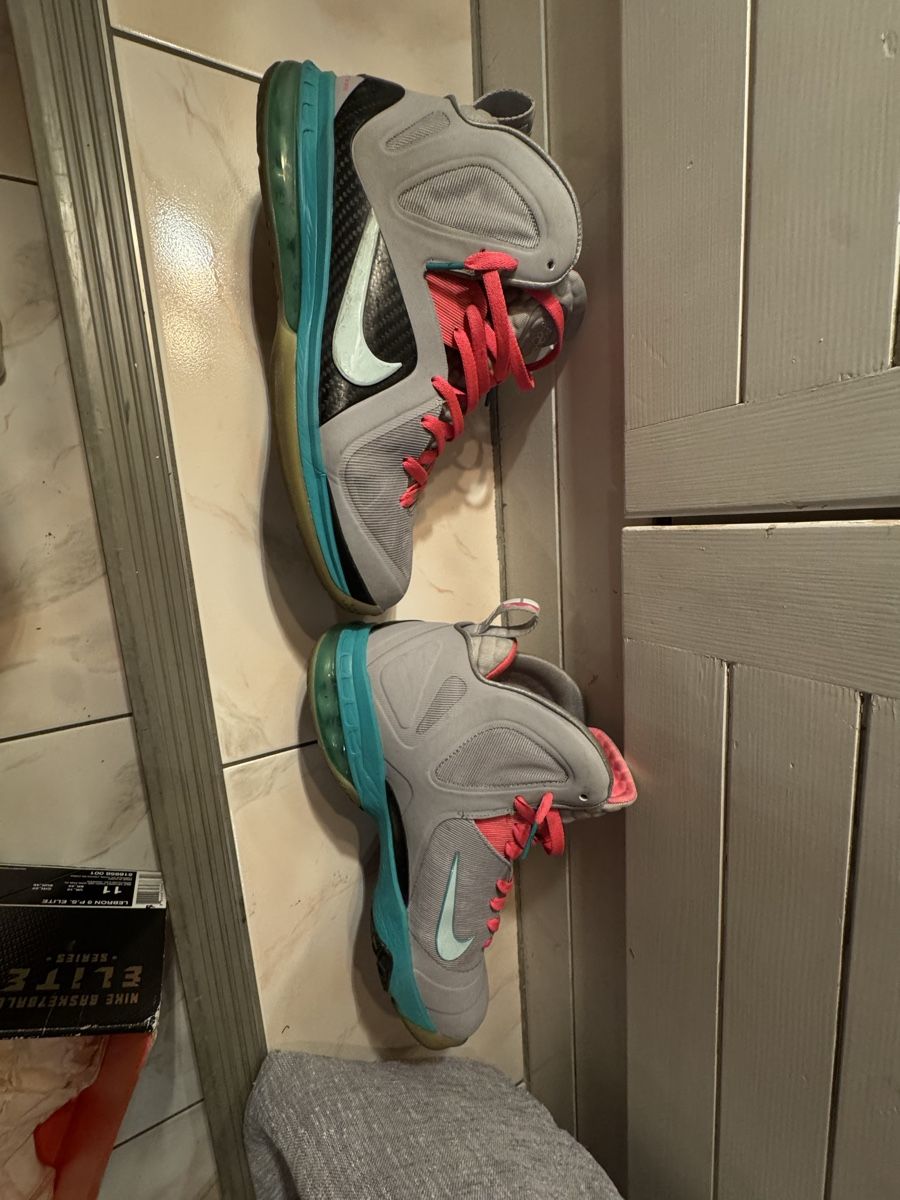 Nike Scarpe da uomo: Lebron 9 elite south beach – Usato da Genève venduto da 5826 1