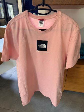T-shirt The North Face rose, taille L, parfait pour l'été!
