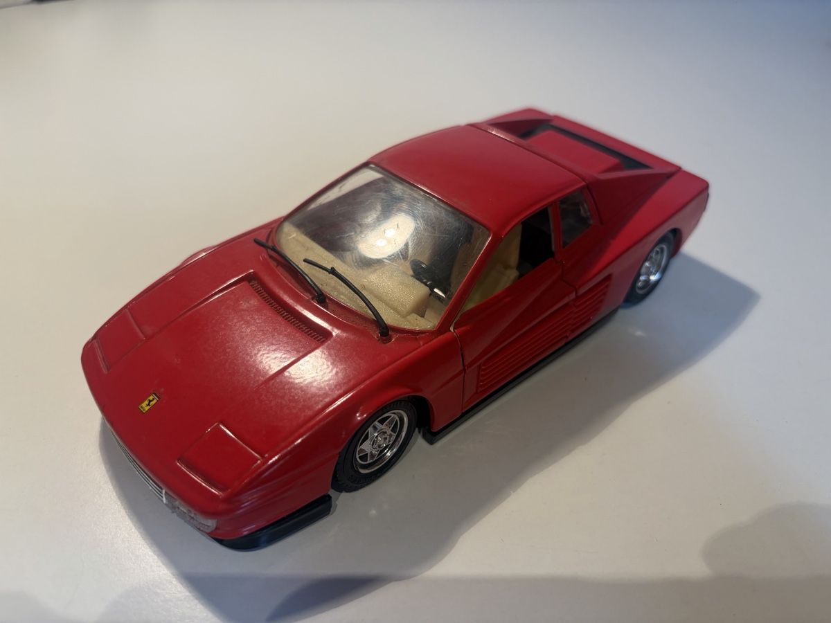 Ferrari Voitures modèles: Modellauto Ferrari testarossa – D'occasion à Latterbach par Bbutz98 1