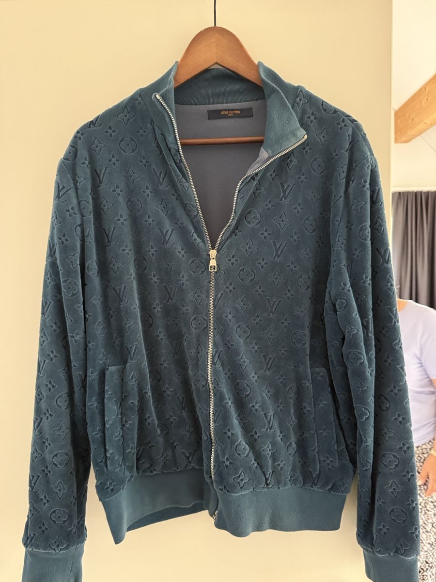 Louis Vuitton Giacche: Luxus Louis Vuitton Velours Jacke Grösse M – Usato da Freidorf TG venduto da PiccadillyLine