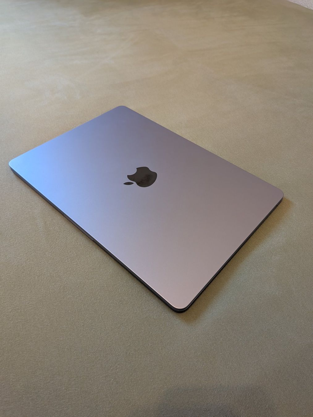 Apple Notebooks: MacBook Air M2 2022 – Defekt aus Grächen von murco_s 1