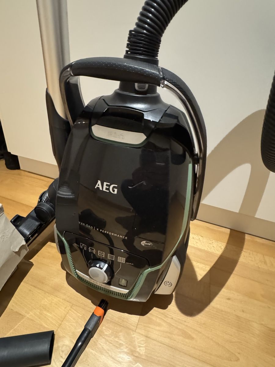 AEG Staubsauger & Zubehör: AEG Staubsauger vx9-2-öko – Gebraucht aus Hochfelden von 05b_96wx 2