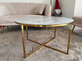 Eleganter Couchtisch in Marmoroptik mit Goldgestell