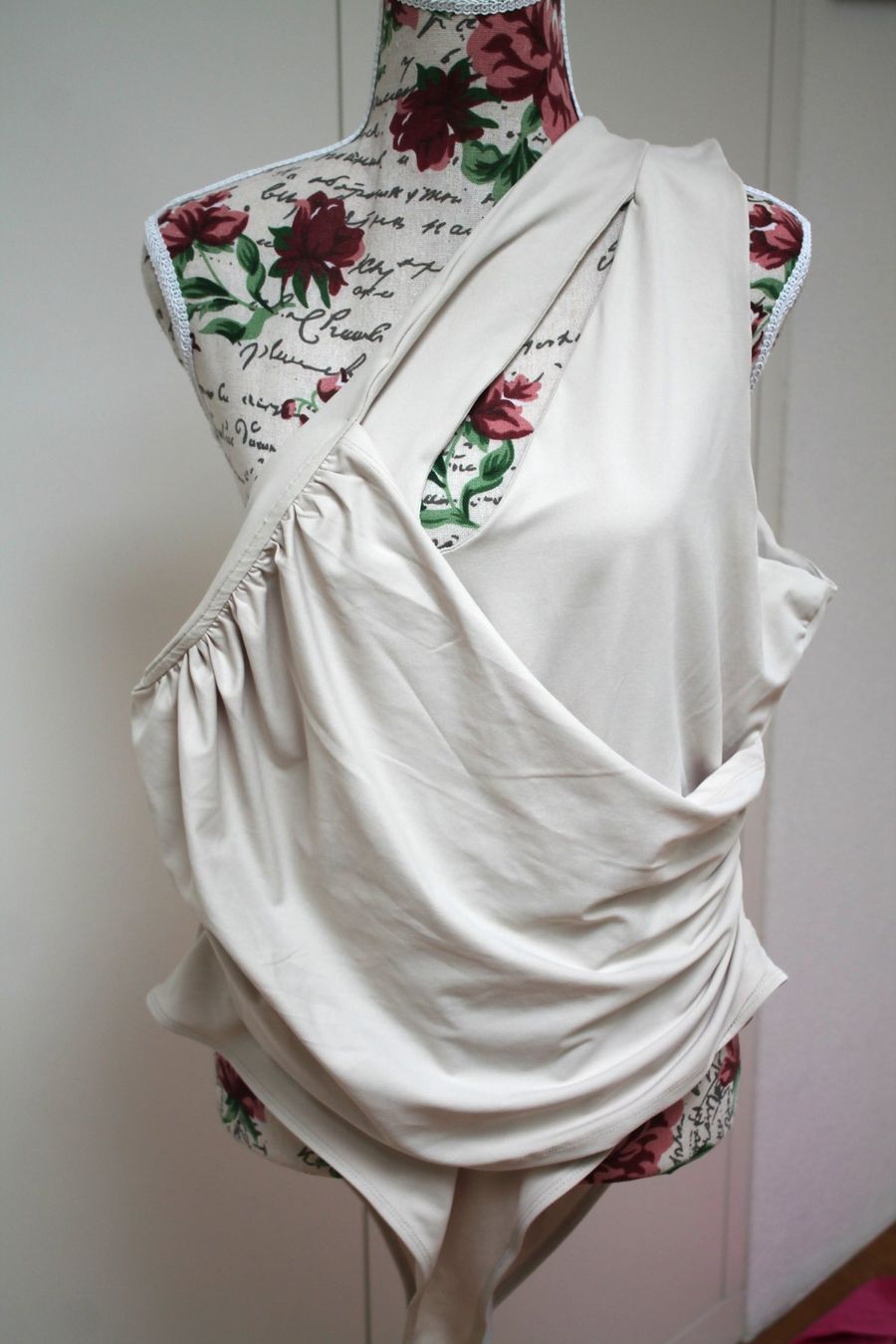 Tops: Schicker Body, One-Shoulder, Grösse 44, beige – Neu und originalverpackt aus Hüttwilen von pinti55 6