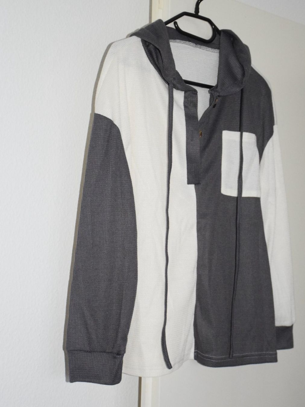Maglioni & Felpe: Damen Kapuzenpullover mit Knopfleiste vorne Gr M/ L – Nuovo (secondo la descrizione) da Wetzikon ZH venduto da Wetzicardo25 1