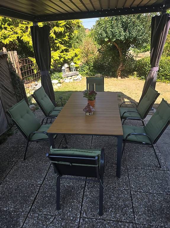 Set de table et chaises: Gartentisch mit 6 Stühle  – D'occasion à Brittnau par anj_vhv9