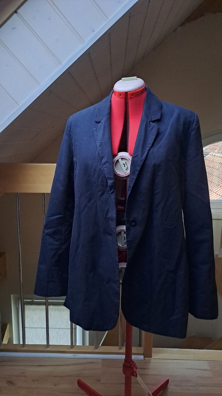 Cos Giacche: Blazer COS navy blue – Usato da Commugny venduto da ginger.croutons