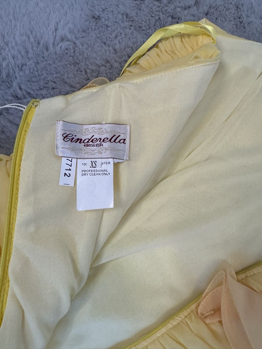 Kleider: Kleid – Neu (gemäss Beschreibung) aus Emmenbrücke von sa.ra 2