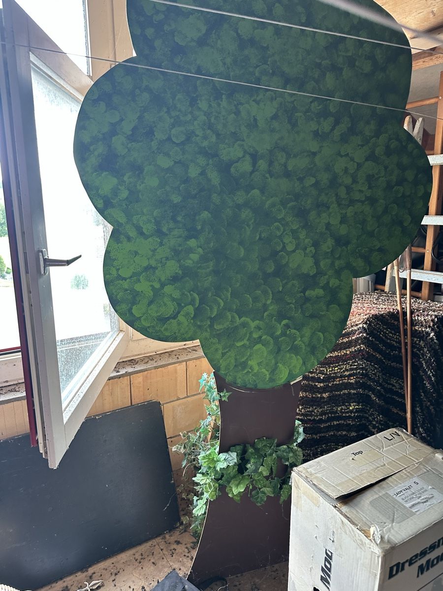 Tutte le decorazioni: Theater Requisit Apfelbaum gross ca 185 hoch – Usato da Rifferswil venduto da Dominik0804