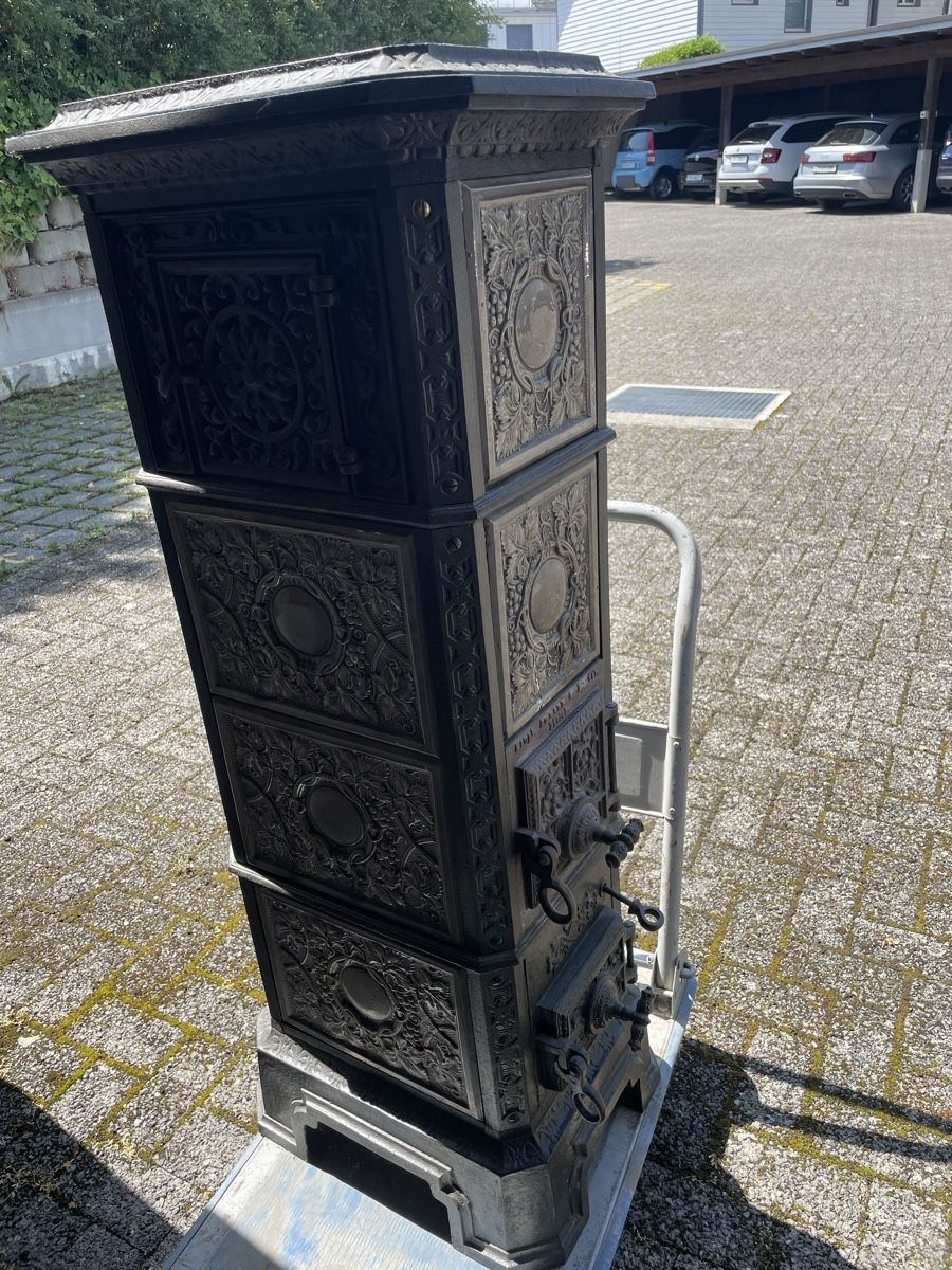 Autres meubles anciens: Kachelofen antik – D'occasion à Winkel par Uwen 6