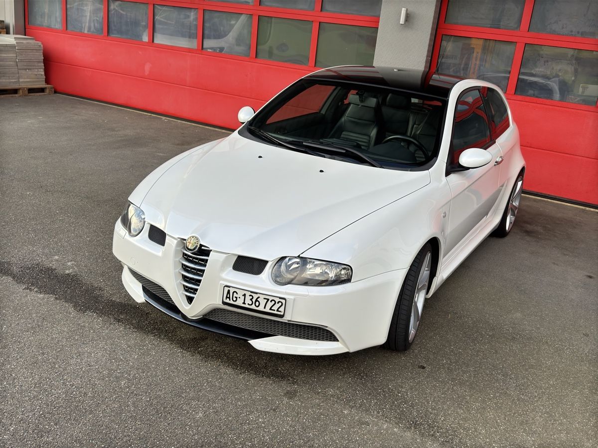 Alfa Romeo Automobili: Alfa Romeo 147 3.2 Gta – Usato da Ueken venduto da Renault52 3