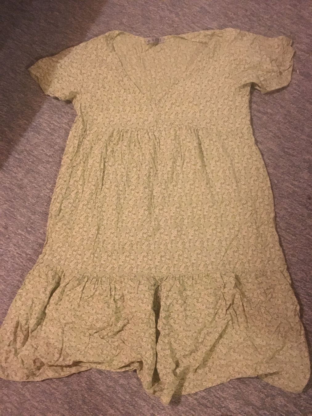 Kleider: Blumen Kleid – Gebraucht aus Schaffhausen von ann_g6tx