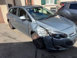 Unfallwagen Opel Astra J
