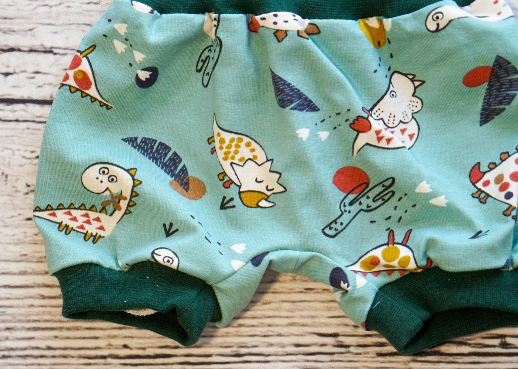 Hosen: Kurze Pumphose mit Dinosaurier 56/62 NEU – Neu und originalverpackt aus Zürich von sambaum 2