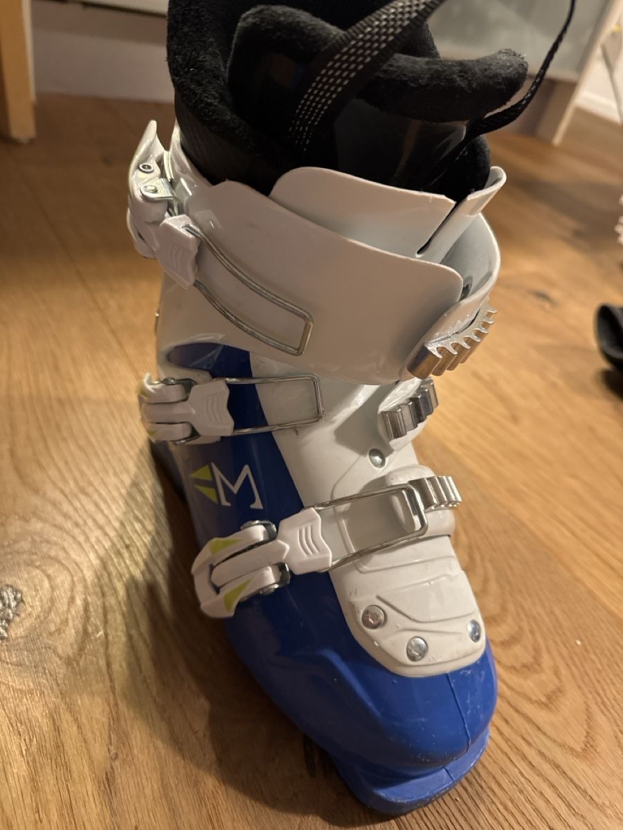 Scarpe per ragazzi: Kinder Skischuhe Grösse 22.5 – Usato da Jegenstorf venduto da Christo0211 2