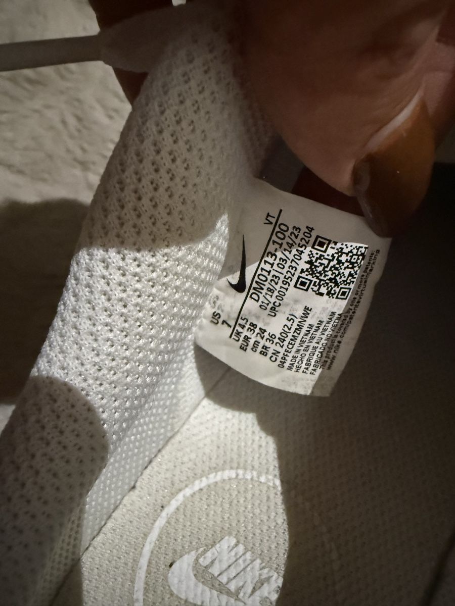Chaussures femmes: Nike – D'occasion à St-Pierre-Clages par loc_8vtz 4