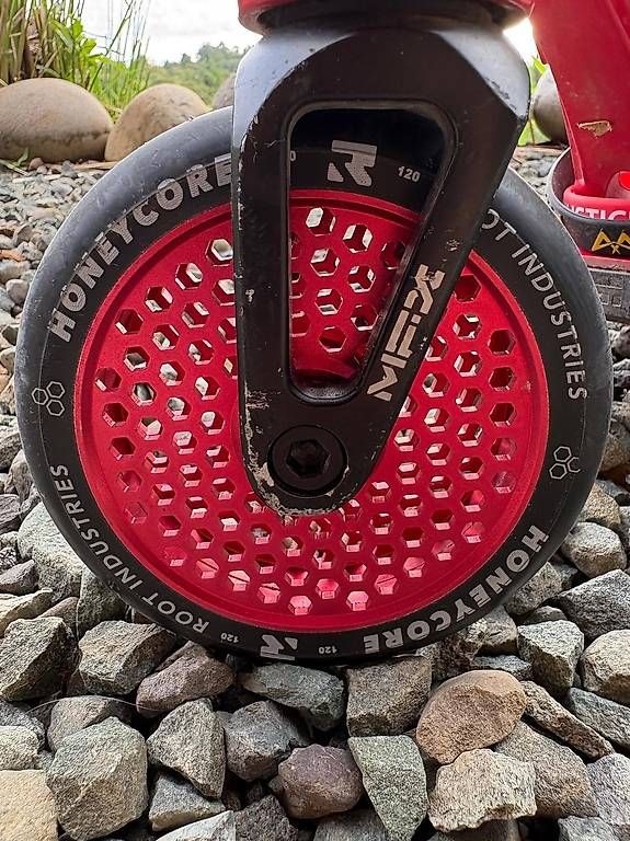 Kickboard: MGP Stunt Scooter – Usato da Oberkirch LU venduto da Stime 1