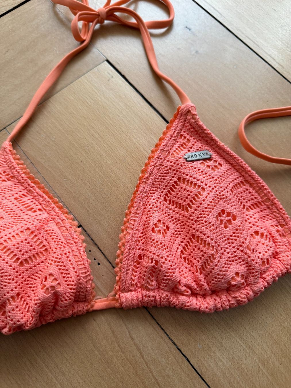 Roxy Costumi da bagno & Bikini: ROXY - Bikini Oberteil koralle S – Usato da Zürich venduto da Diazaio 1