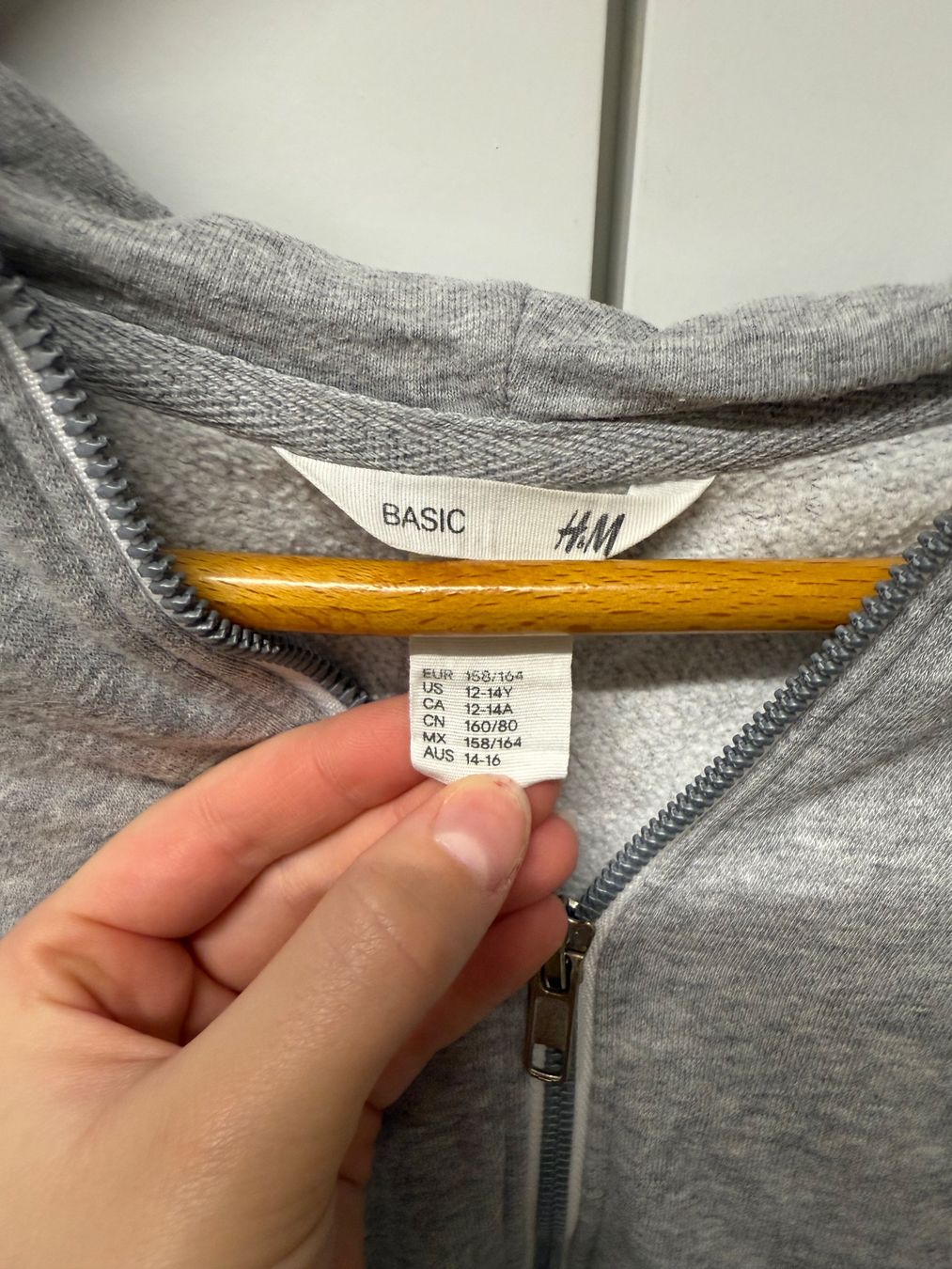 H&M Jacken: Grauer H&M Basic Kapuzenpullover mit Reissverschluss, M – Neu (gemäss Beschreibung) aus Zürich von Cleo234 2