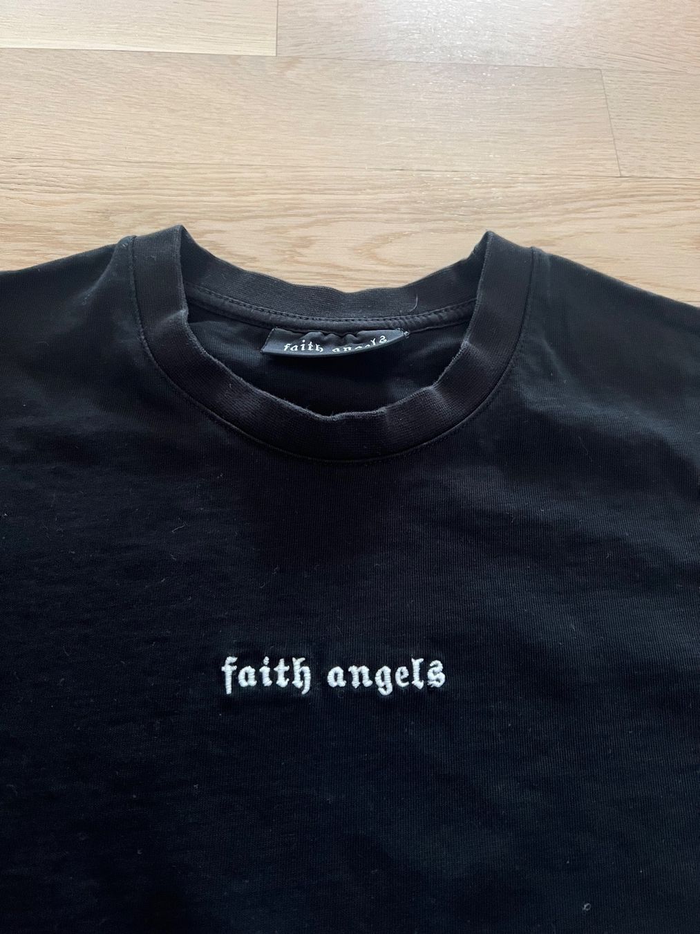 T-Shirts: Faith Angels Shirt – Gebraucht aus Wetzikon ZH von P__tt5 1