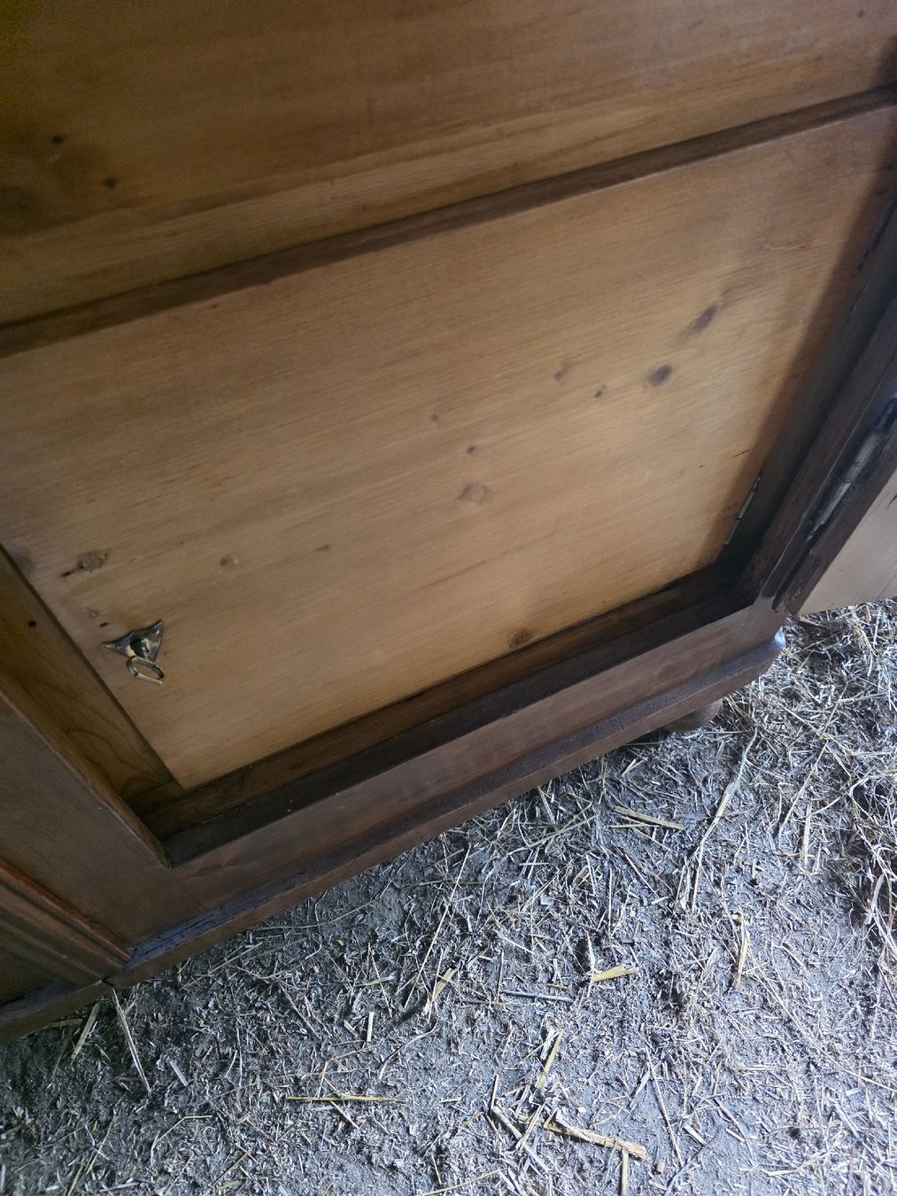 Armadi: antik armoire fribourgeoise sapin – Nuovo (secondo la descrizione) da Mittelhäusern venduto da mis_6kgm 8