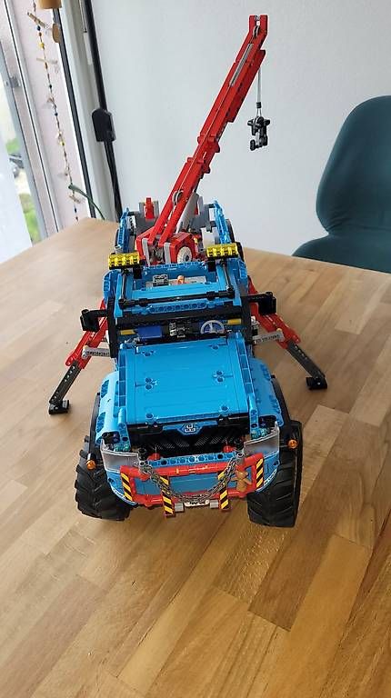 Lego Kit di costruzioni: Allrad-Abschleppwagen 42070 – Usato da Olten venduto da Einwegparadies 3