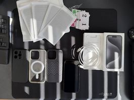 iPhone 15 Pro 256 GB, Titan Schwarz inkl. Zubehör