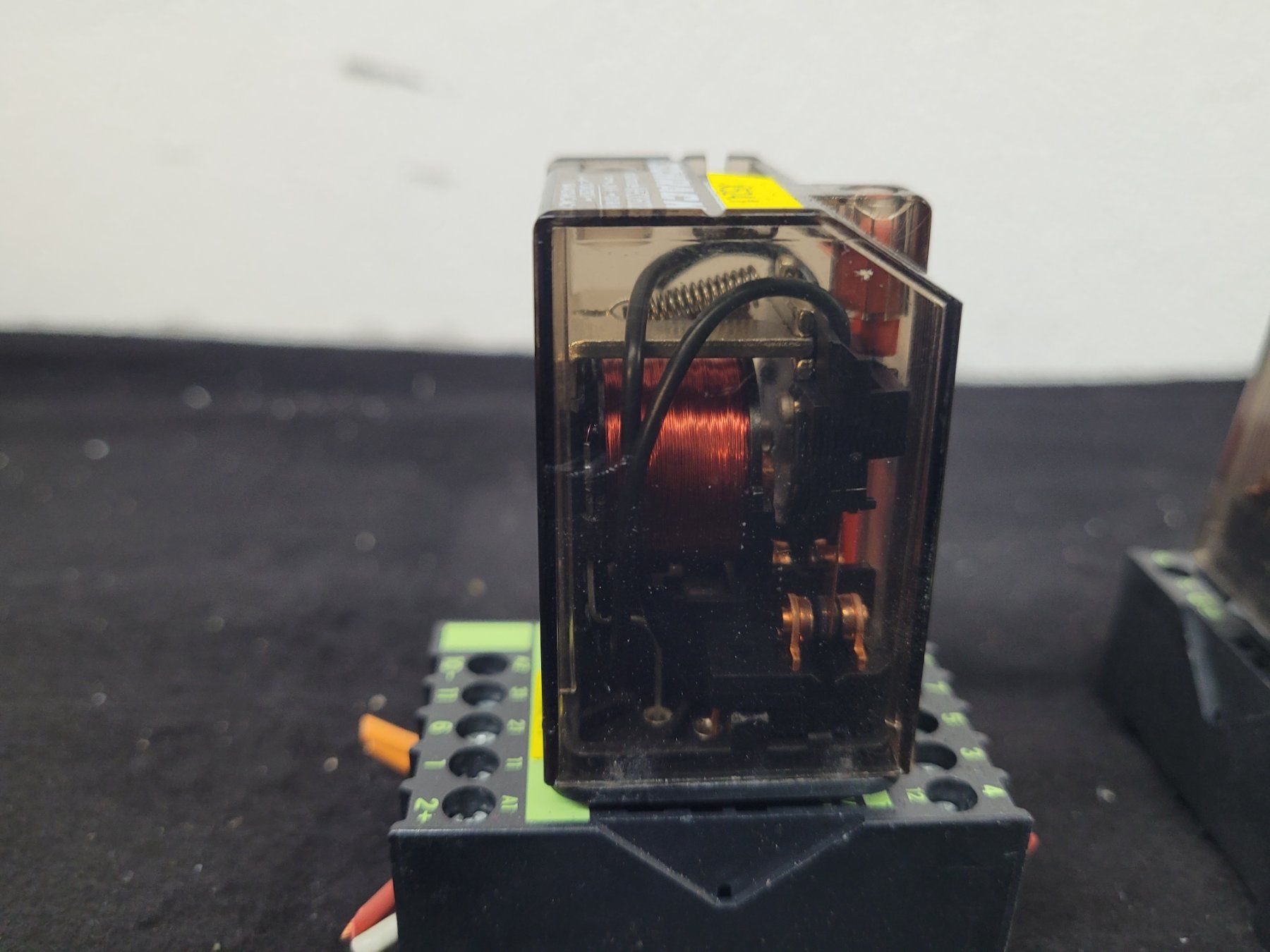 Componenti elettronici: 5 Stück Schrack Relais - MR306024 - 24V – Usato da Vitznau venduto da Night-Fire 6
