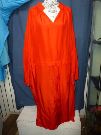 LANGES KLEID GR XL TUNNELZUG IM BUND TULPENÄRMEL VISCOSE