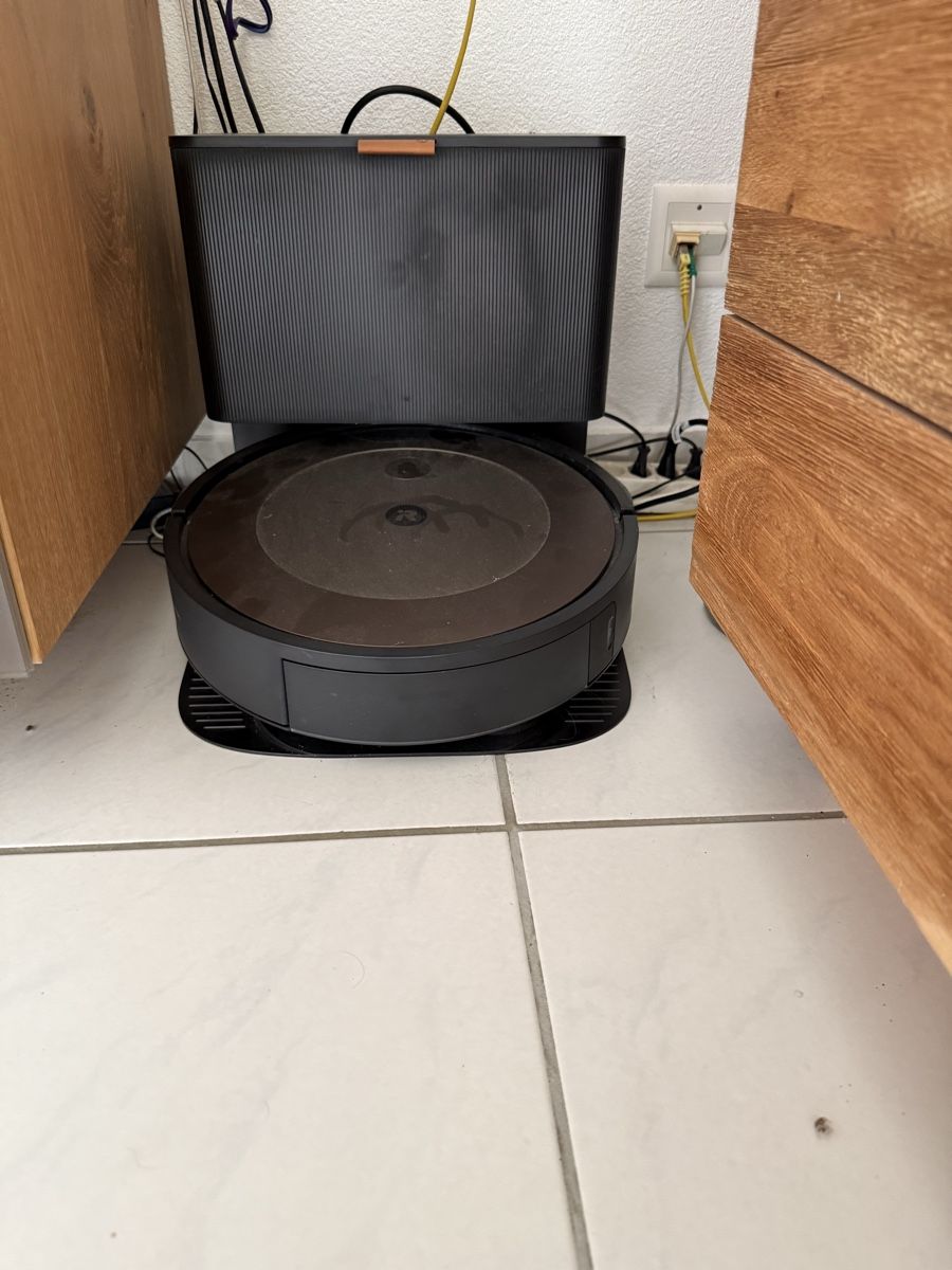 Irobot Aspirapolveri & Accessori: iRobot Roomba j9+ – Usato da Schneisingen venduto da Tomthedragon 1