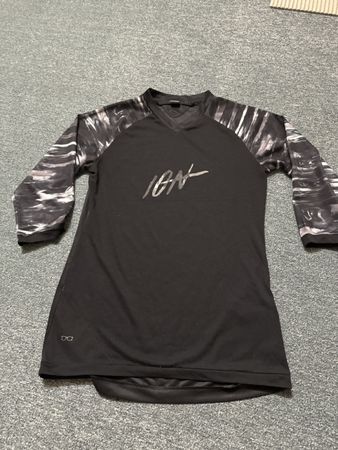 Sportshirt Gr 38