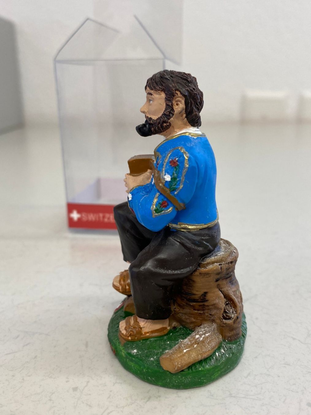 Statuette: Schweizer Souvenir Figur, Älpler mit Handorgel, Backpfeife – Usato da Niederhelfenschwil venduto da Chleeblatt1938 2