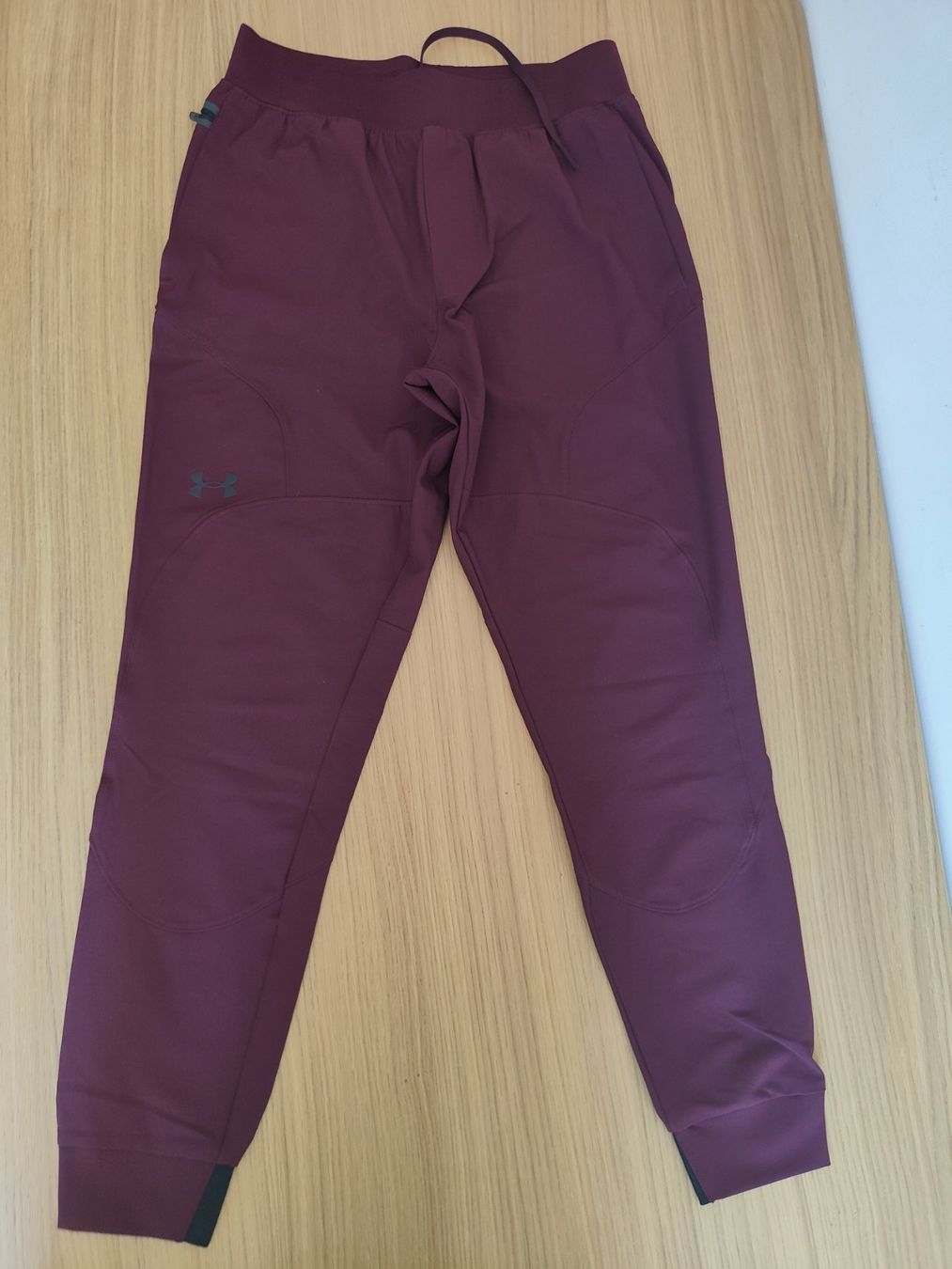 Under Armour Lots de vêtements: 3x Sporthosen Under Armour, M – D'occasion à Olten par Gegendiekultur 1