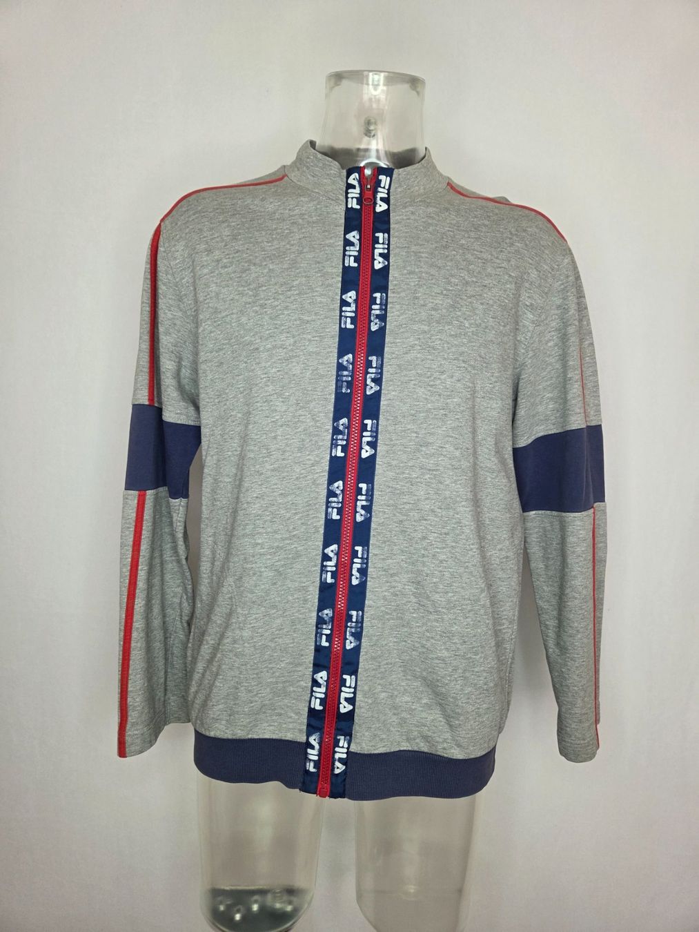 Fila Vestes: FILA Track Jacket 90er - M – D'occasion à Bern par -Aniko-