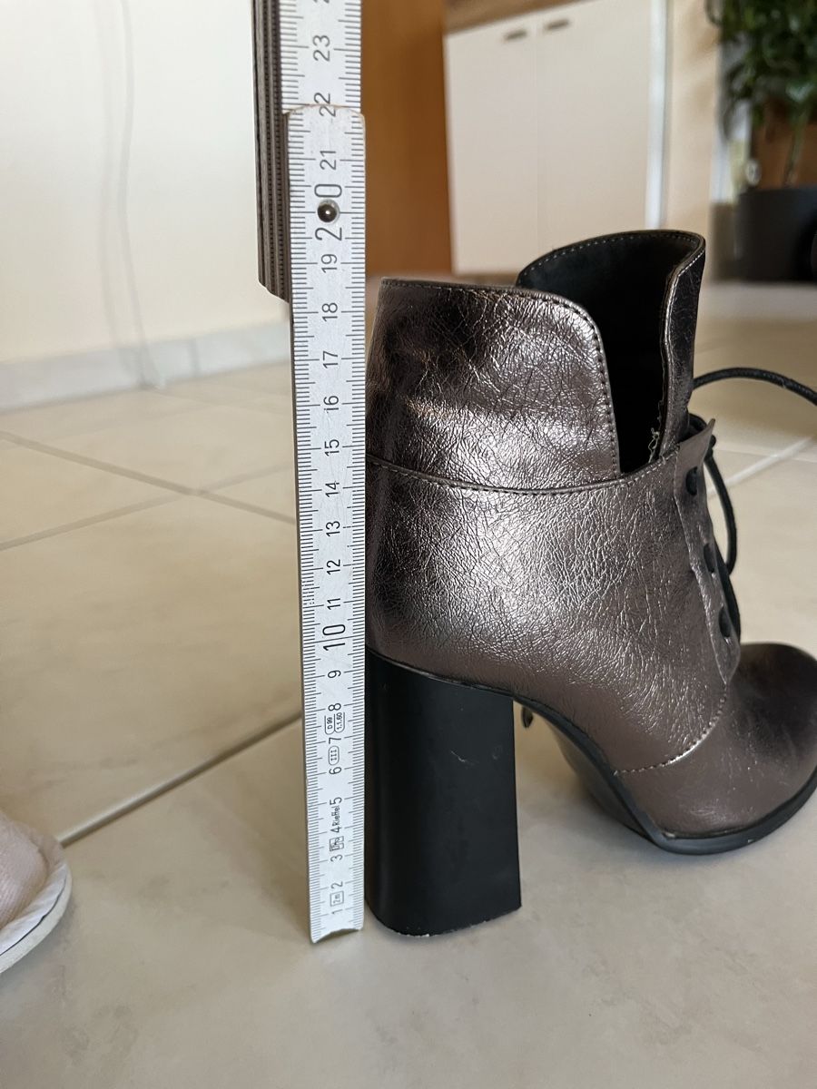Scarpe da donna: Elegante Stiefeletten, bronze, Gr. 33 – Usato da Bretzwil venduto da Olga_KroXa 6