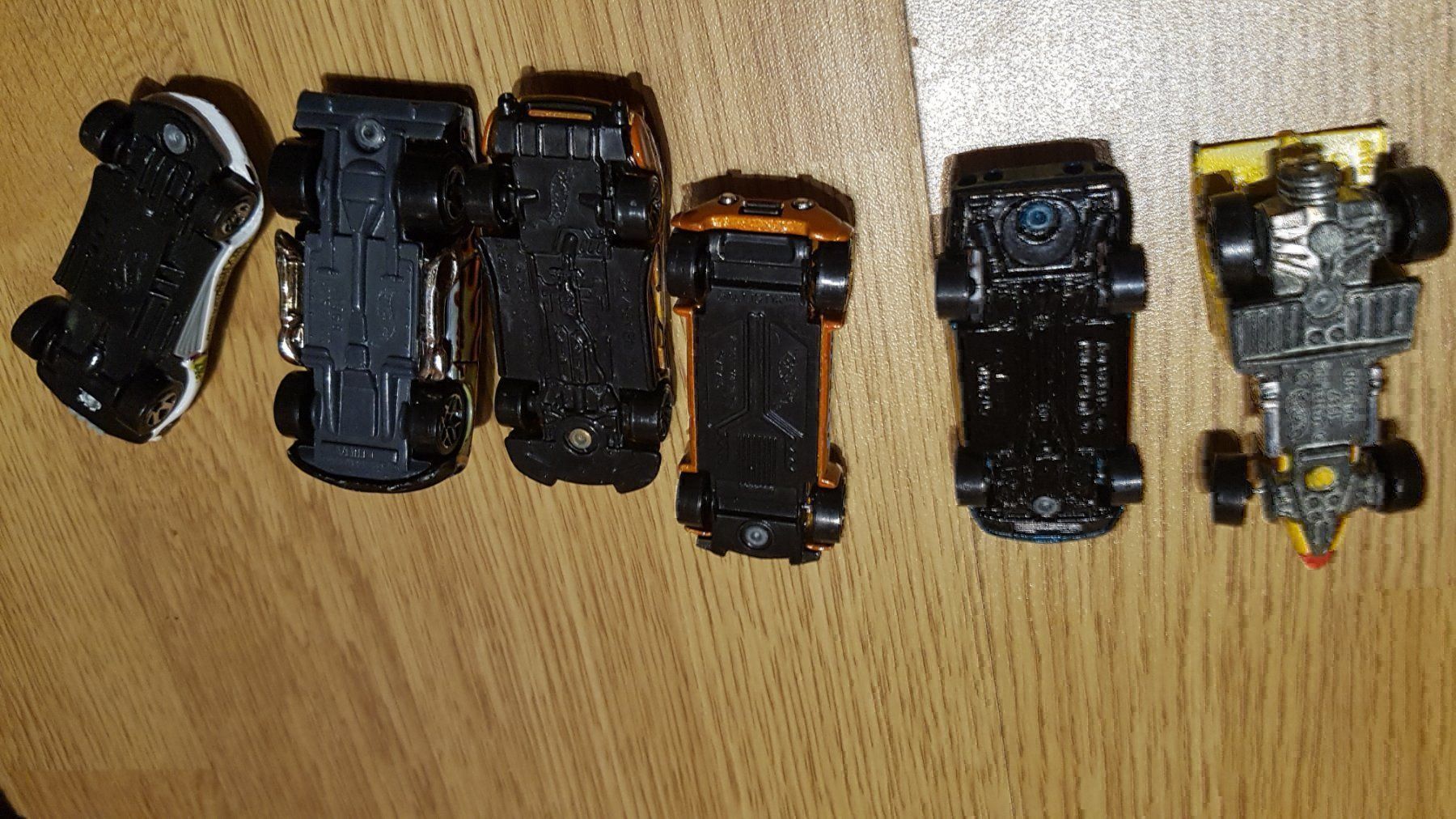 Hot Wheels Modellautos: 10 Hot wheels Autos k9 – Gebraucht aus Schwarzenburg von Flamingo07 2