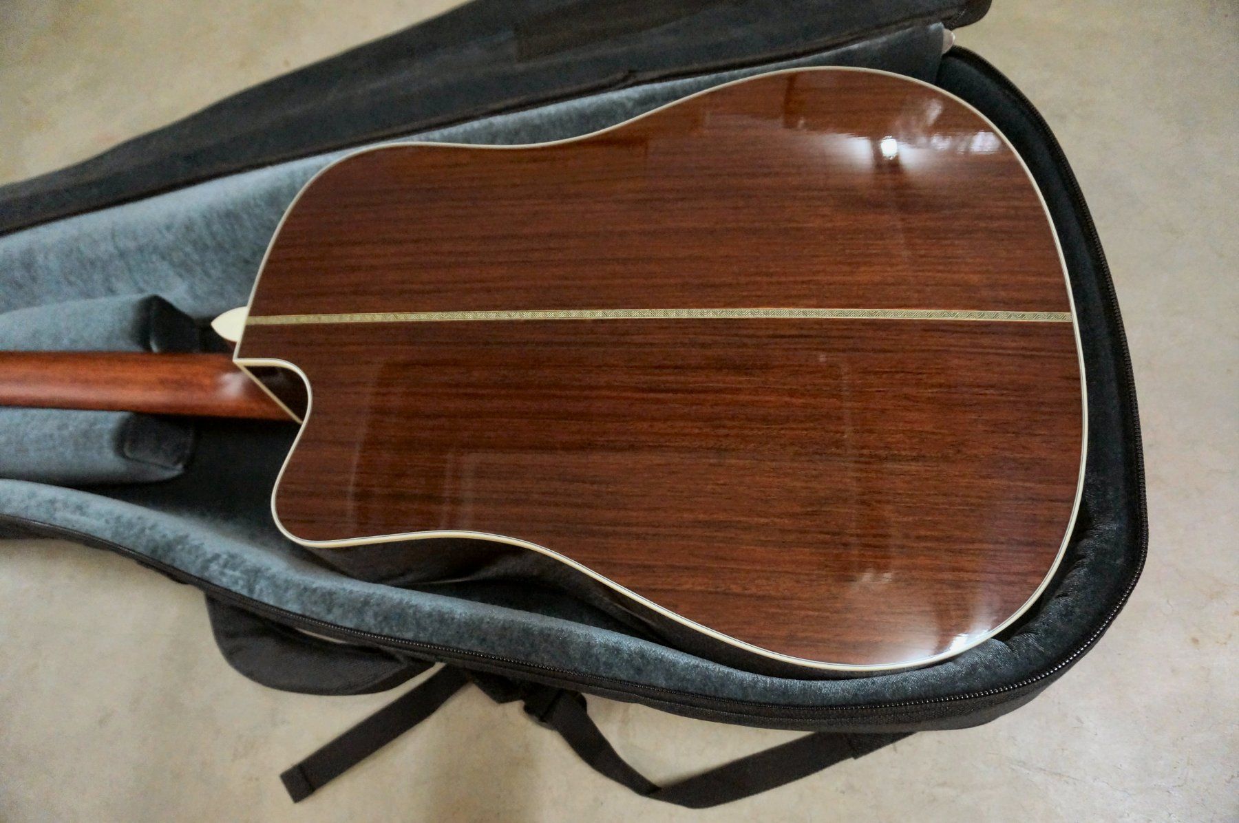 Sigma Strumenti musicali: MONSTER Sigma Acoustic Guitar!!!!! – Usato da Zofingen venduto da Rodeodeln 6