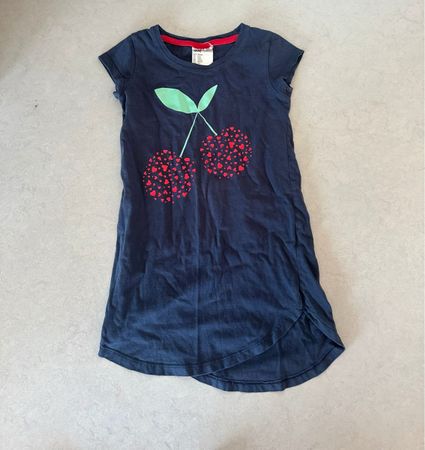 Süsses Kinderkleid mit Kirschen-Print, Grösse 98/104