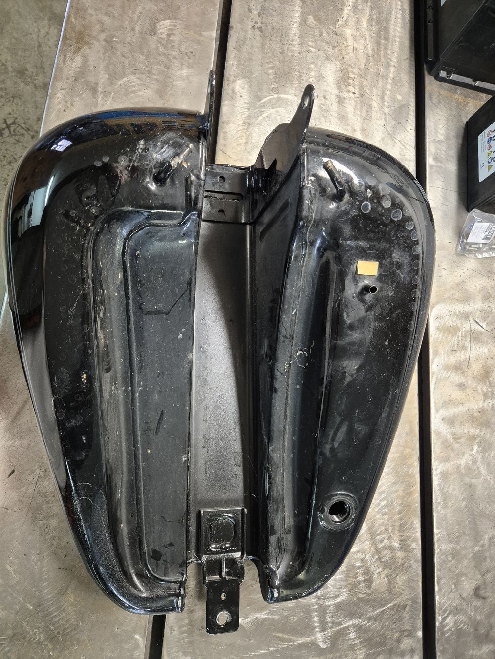 Harley-Davidson Tutti i ricambio per moto: Réservoir Harley-Davidson Softail – Difettoso da Le Locle venduto da CHEGUA 3