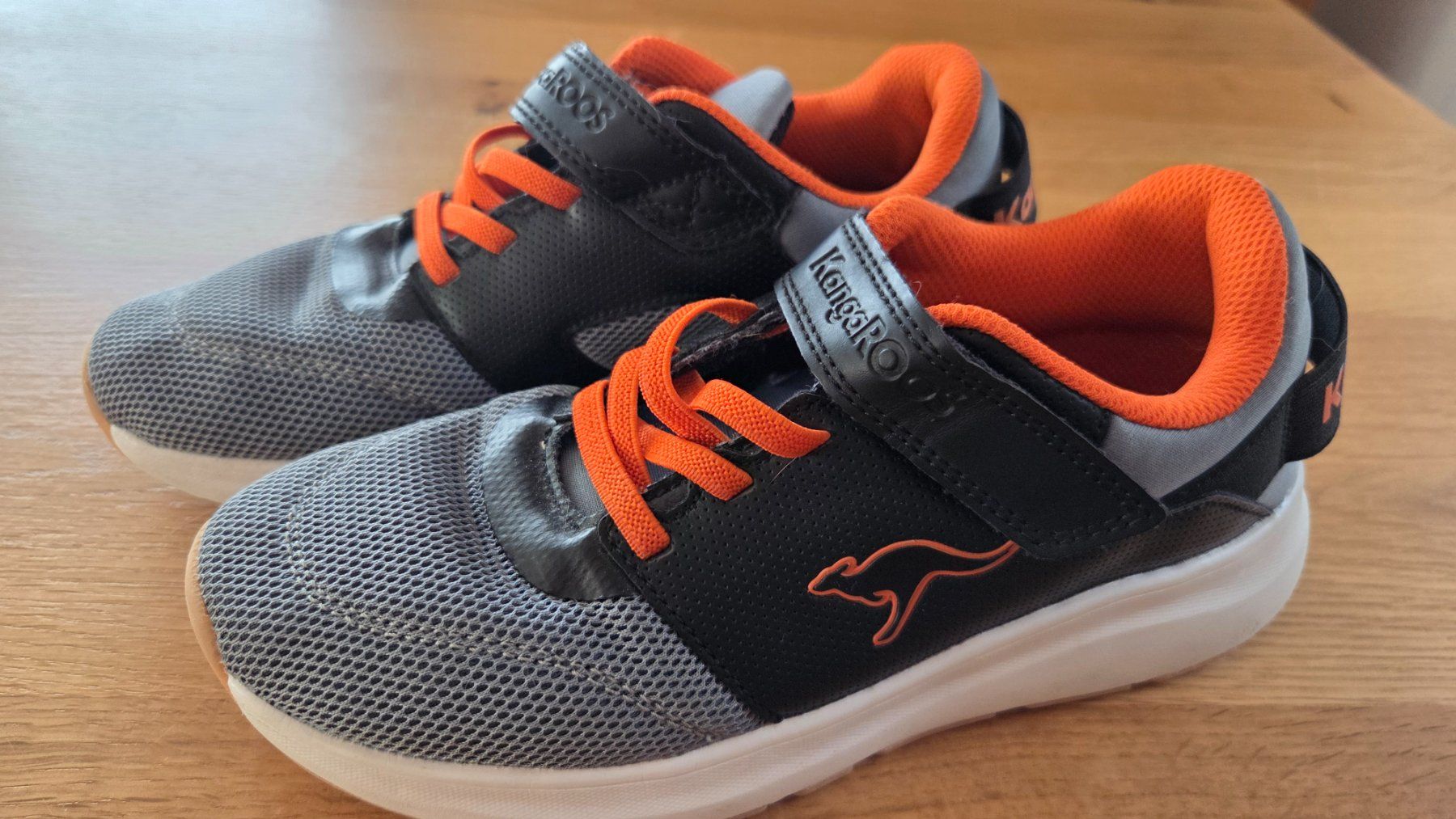 Scarpe per ragazzi: KangaROOS Hallenschuhe Gr34 – Usato da Roggliswil venduto da Crosser17 1