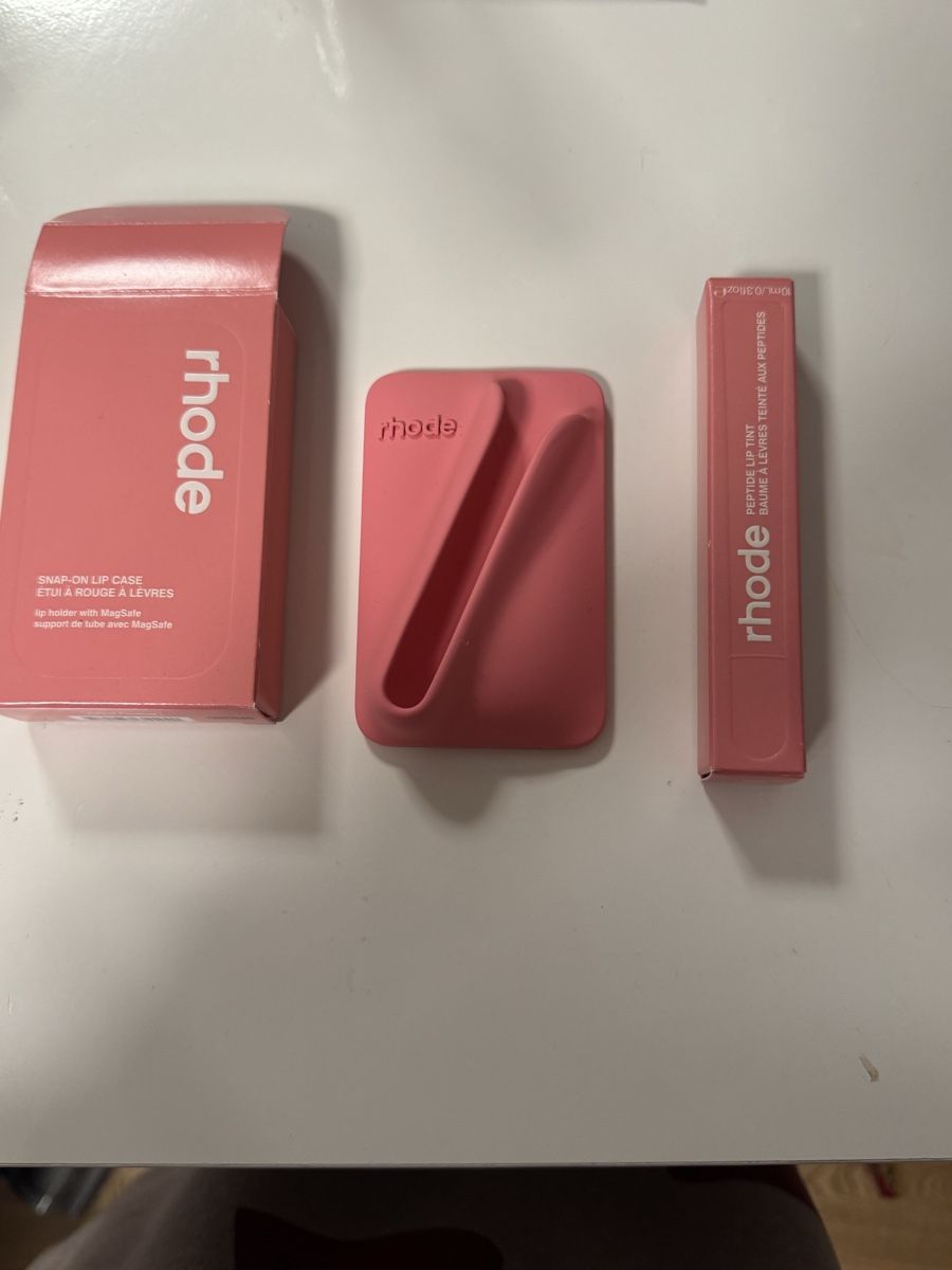 Autres soins des cheveux: Rhode Lip Case und Peptide Lip – Neuf avec emballage d'origine à Rüti ZH par tha_wy5k