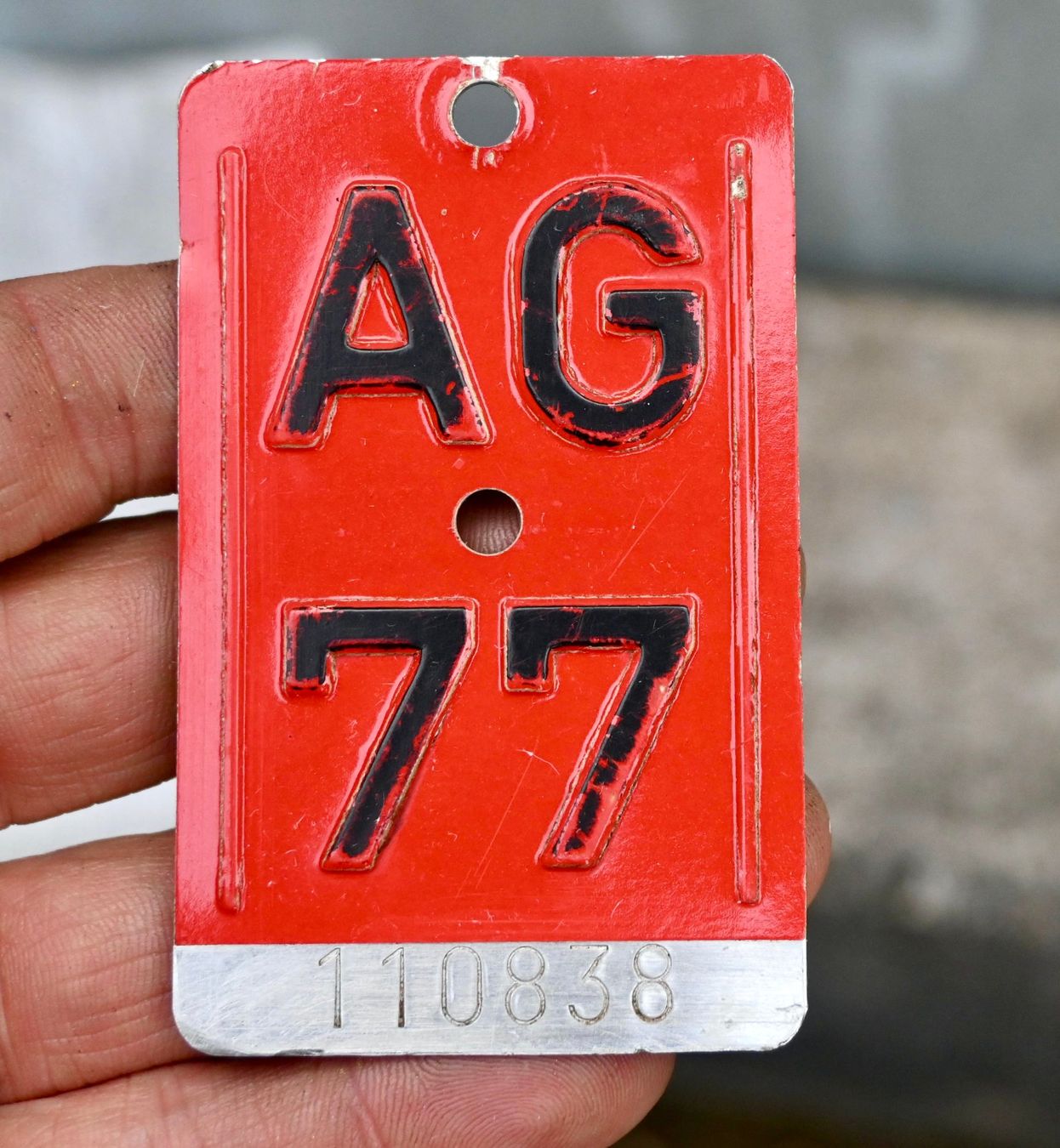 Insegne: Velonummer AG 77 von 1977 - Aargau – Usato da Pfaffhausen venduto da mono_rec 2