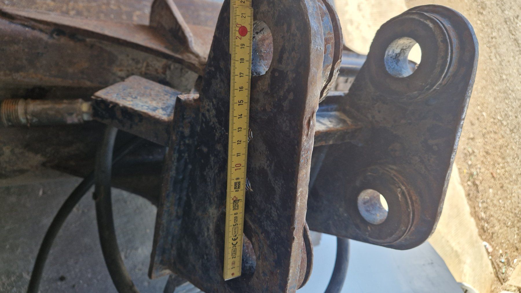 Escavatori: Godet de pelle hydraulique. – Usato da villars sur glane venduto da tavares05 5