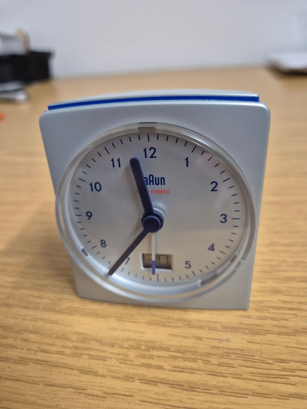 Braun Sveglie: BRAUN ANALOG QUARTZ ALARM CLOCK/WECKER – Nuovo e nell'imballaggio originale da Oberursel venduto da swinger-ecki 1