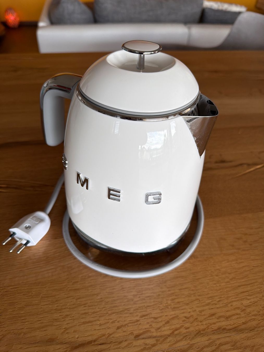 Smeg Wasserkocher: Wasserkocher SMEG 0.8L – Gebraucht aus Benken SG von Ort 2