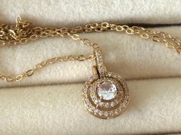 Elegante Luxus Halskette mit Zirkonia Anhänger Goldton