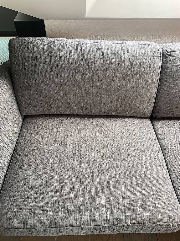 Divani: Sofa - 3-Sitzer - grau meliert mit Holzfüssen – Usato da Zürich venduto da nati_b 2