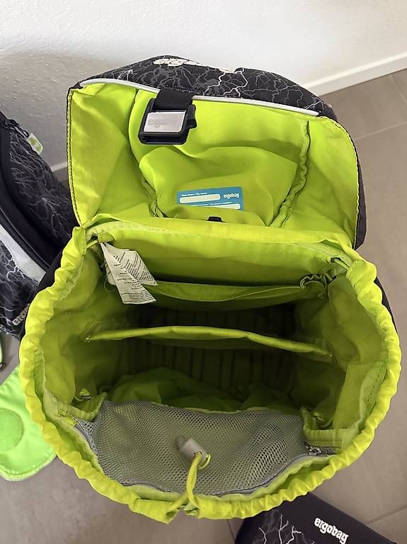 Ergobag Zaini: Ergobag ReflektBär Schulthek-Set – Usato da Kaltbrunn venduto da Ksteger 4